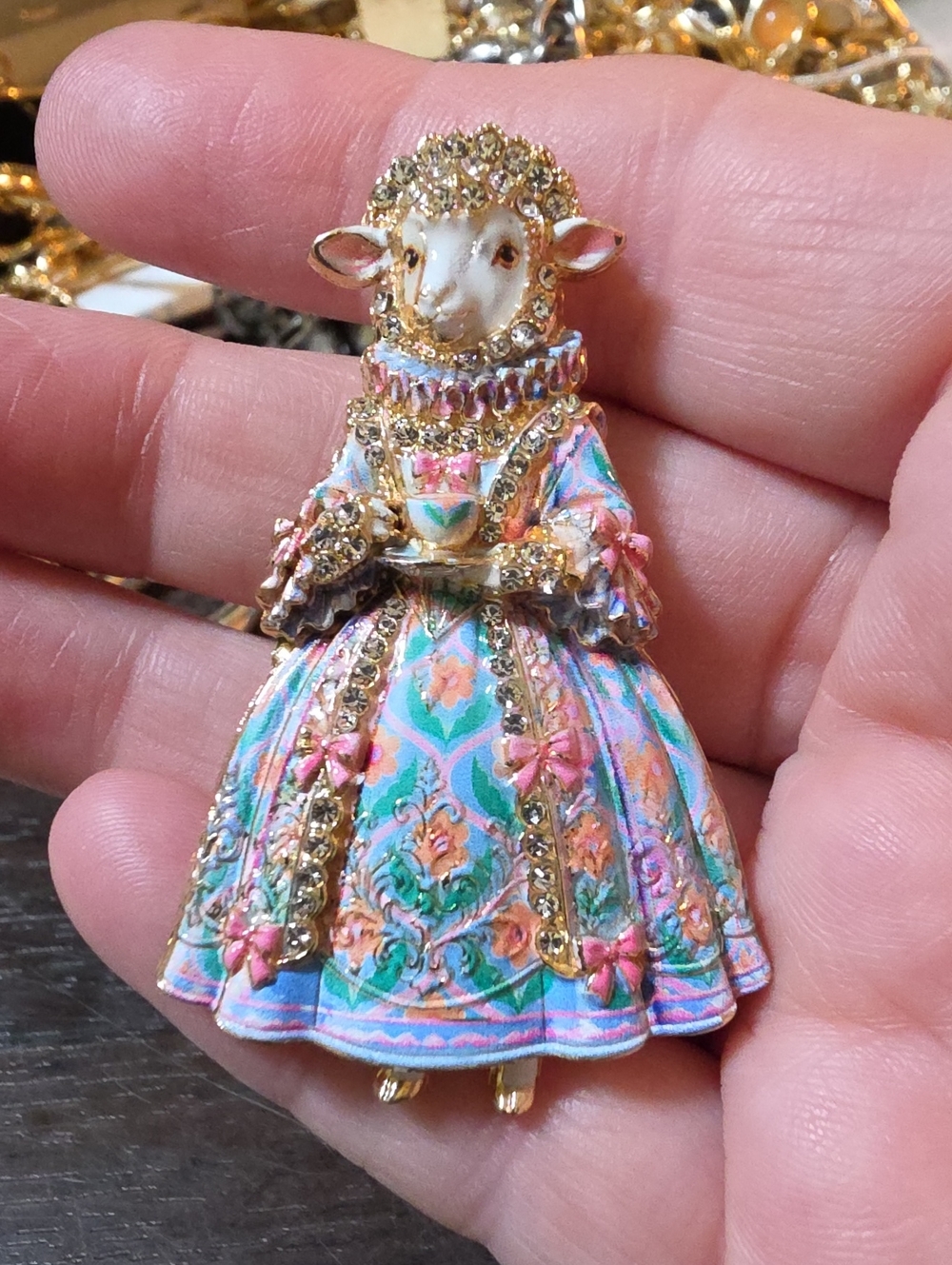 A180- Gold-Tone Pastel Floral Sheep Brooch - Elegant Women’s Jewelry